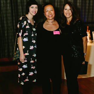 Three women networking at WOWs 2016.